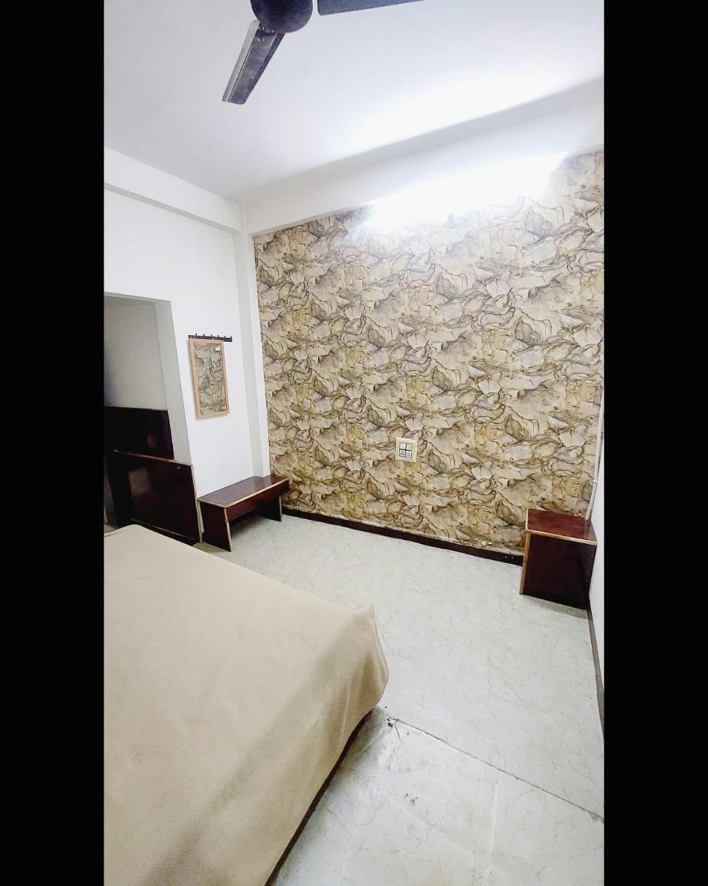 Hotel Prakash Palace Uddzsaín Kültér fotó