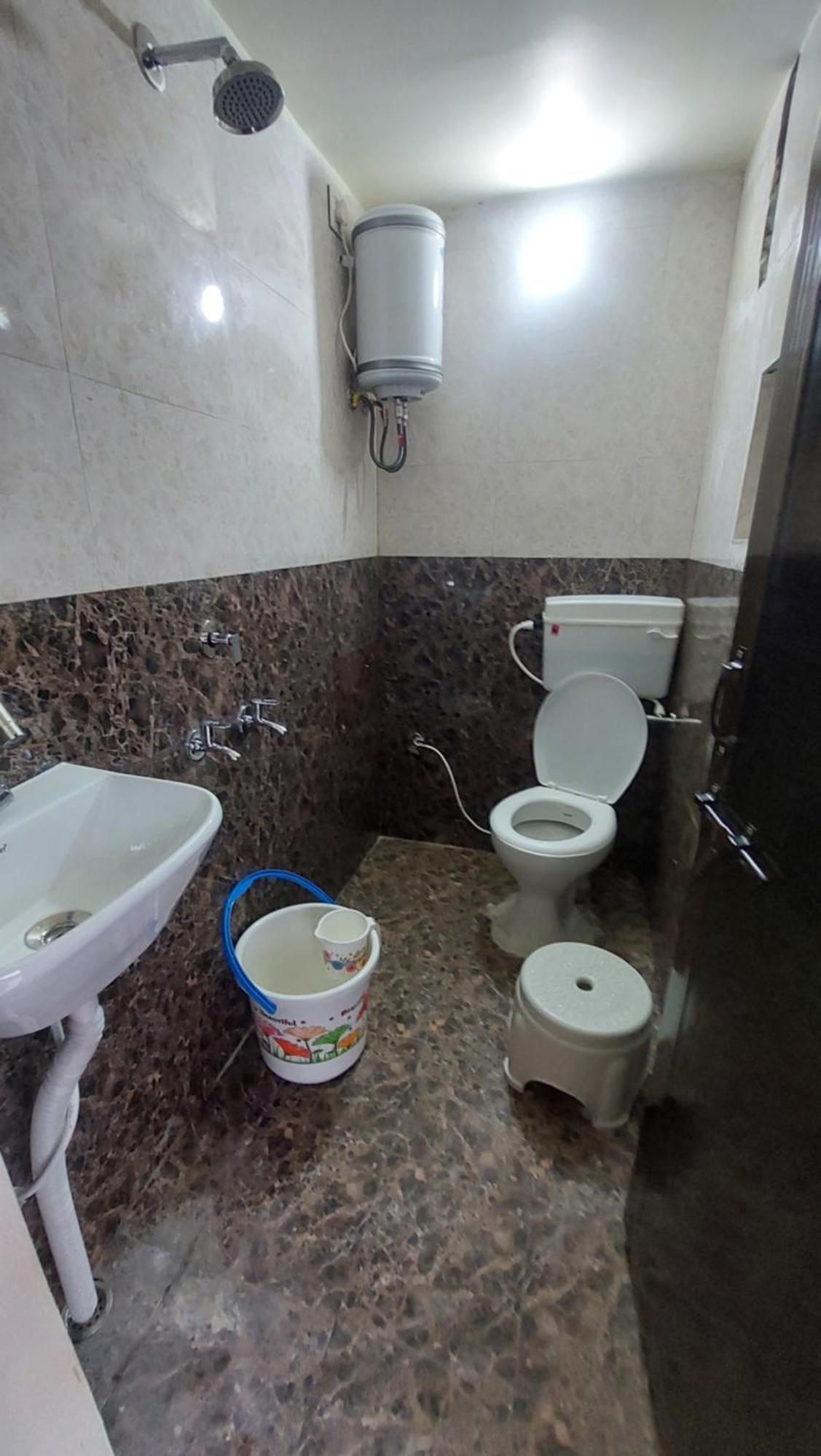Hotel Prakash Palace Uddzsaín Kültér fotó